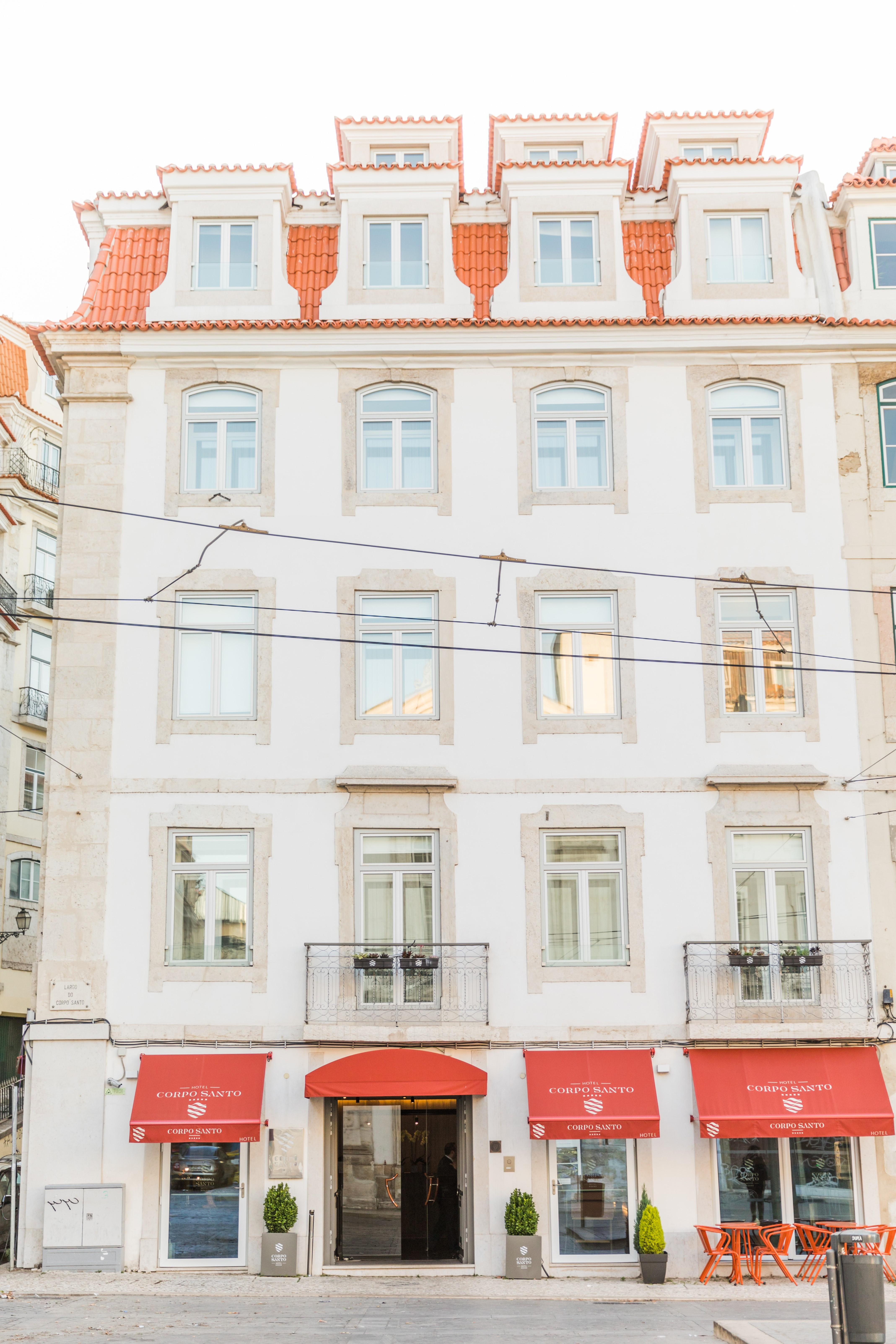 Corpo Santo Lisbon Historical Hotel Esterno foto The facade of the former convent of the Order of the Holy Sepulchre