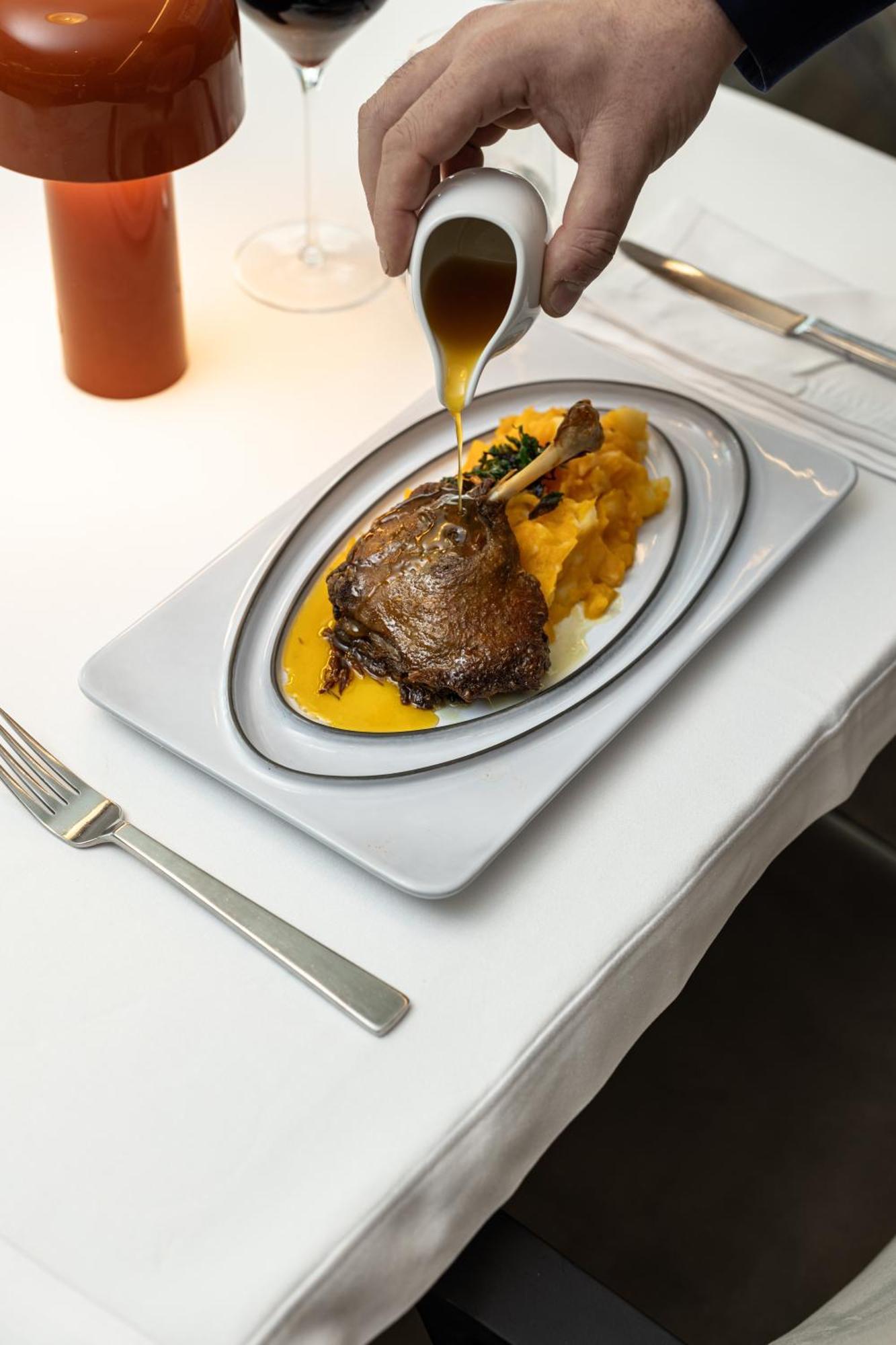 Corpo Santo Lisbon Historical Hotel Esterno foto A lamb leg confit