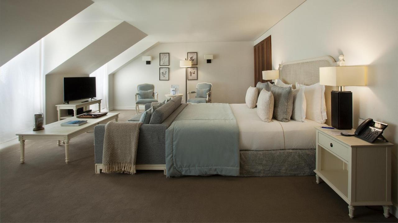 Corpo Santo Lisbon Historical Hotel Esterno foto A bedroom at The Ivy Hotel